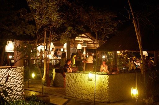 Tanzania - Mikumi NP - Camp Bastian