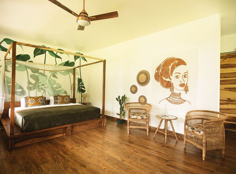 Tanzania Moshi Lodge Kilimanjaro safari kofie 