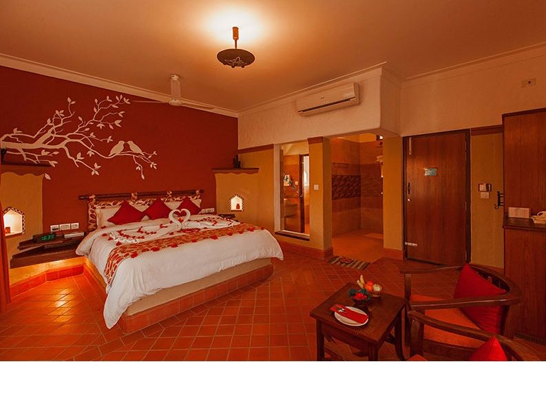deluxe hotel chitwan nepal safari lodge zwembad azie