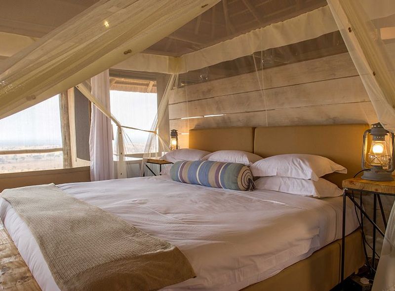 Tanzania safari serengeti deluxe lodge kubu kubu savanne glamping