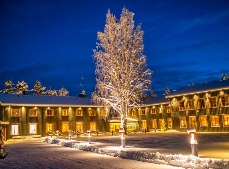 Arctic River Lodge
