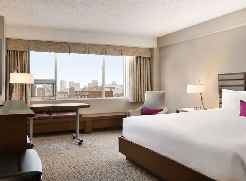 Coast Edmonton Plaza Hotel