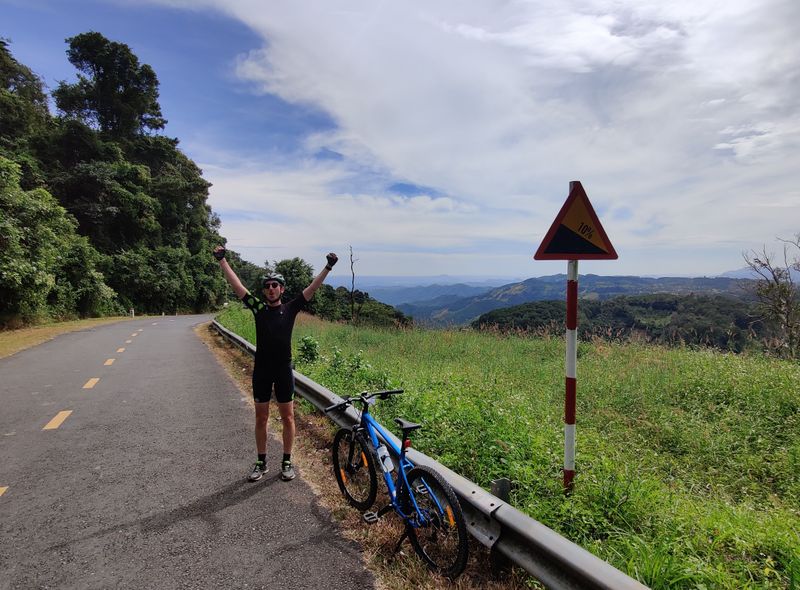 Toon met de fiets in Vietnam