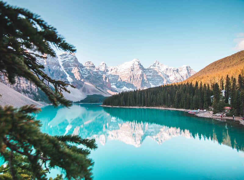 Lake Louise &amp; Moraine Lake