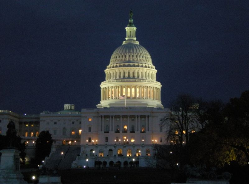 Washington DC&#039;s monumenten bij maanlicht