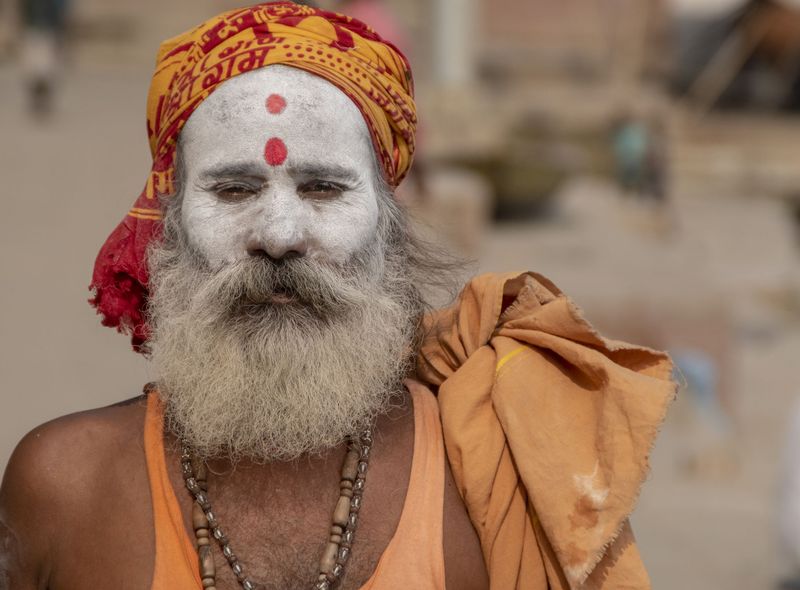 India groepsreis saddhu of heilige man aan de Ganges
