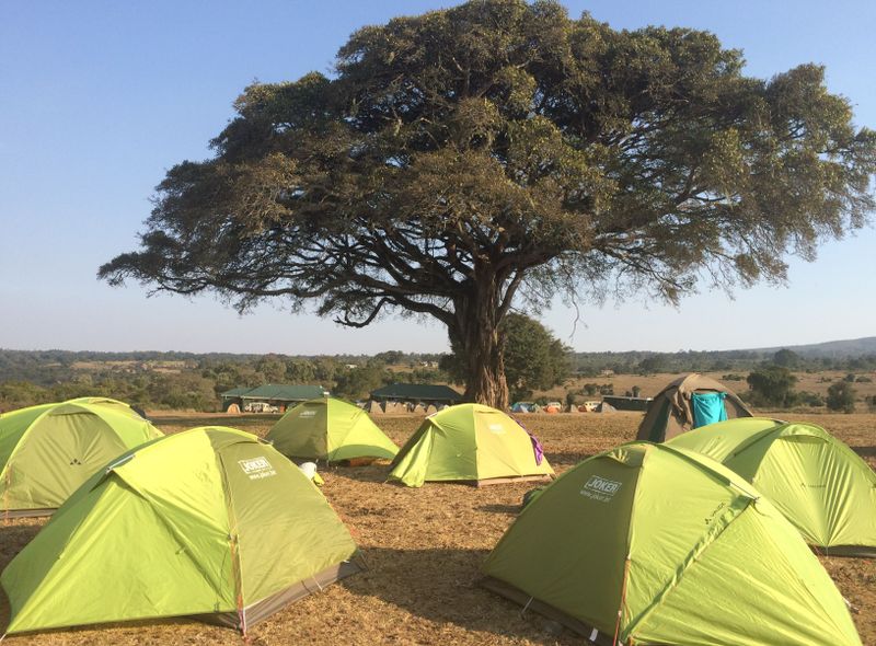 Groepsreis Kenia Oeganda en Tanzania jongerenreis kamperen in tenten