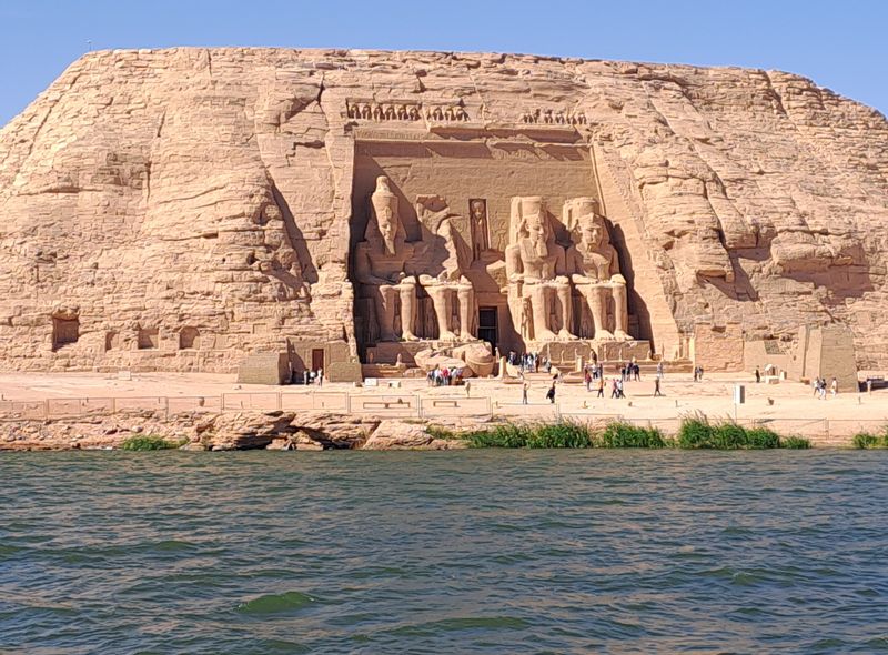 Groepsreis Egypte Abu Simbel vanop het water