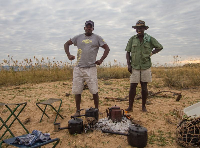 Zambia groepsreis kanosafari Zambezi kamperen