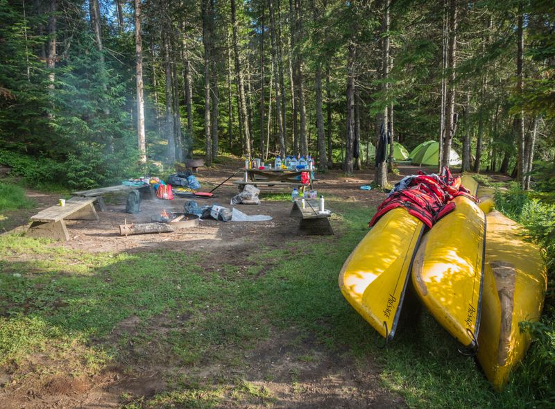 Groepsreis Canada - jongerenreis - kamperen en kano varen