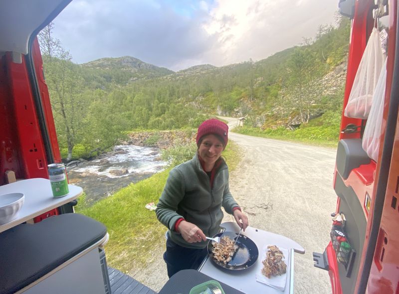 Groepsreis Spanje Van Life campervan koken
