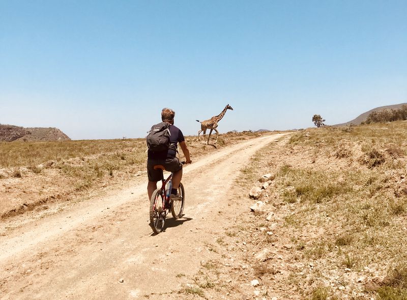 Groepsreis Kenia Oeganda en Tanzania jongerenreis Naivasha Hell&#039;s Gate fietsen