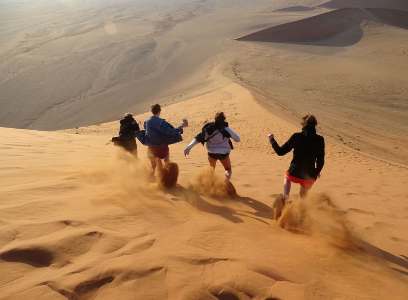 Groepsreis Namibië & Zuid-Afrika duinen beklimmen en aflopen