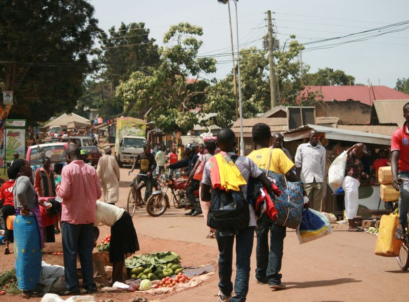 Groepsreis Oeganda Entebbe straatbeeld