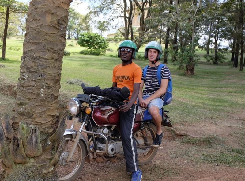 Oeganda en Rwanda lokaal vervoer groepsreis