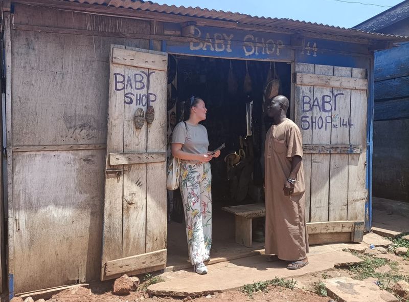 Groepsreis Ghana souvenirs kopen