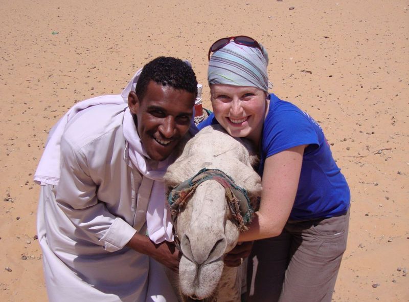 Groepsreis Egypte ontmoeting met een kameel