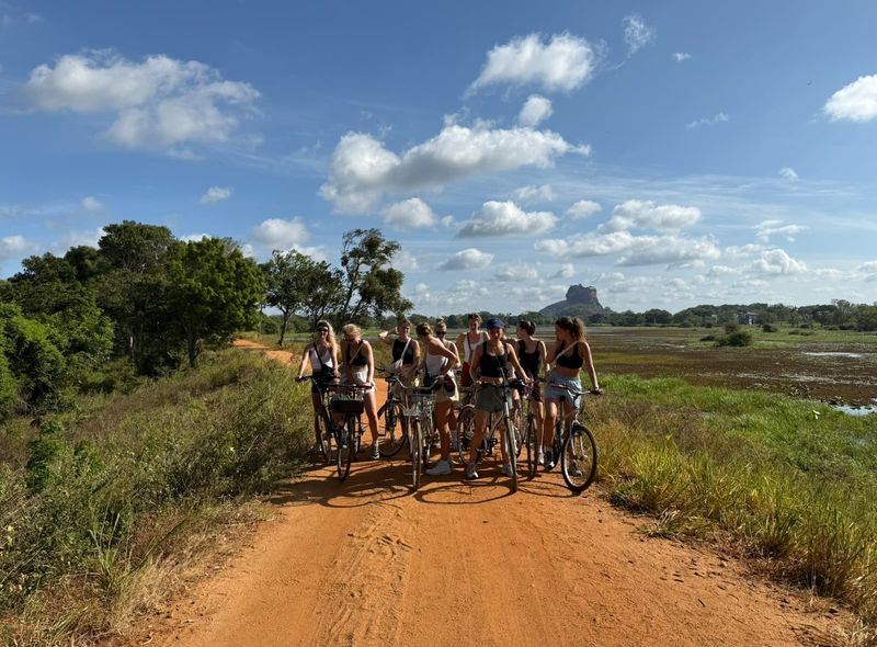 Groepsreis Sri Lanka fietstocht in Sigiriya