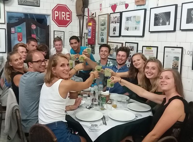 Groepsreis Brazilië samen eten in groep