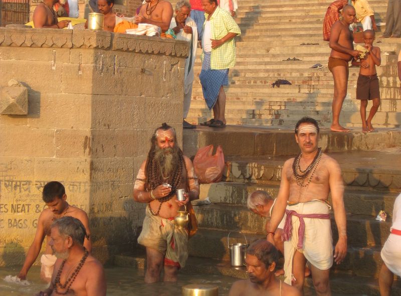 Groepsreis India noorden ghats van Varanasi baden in de Ganges