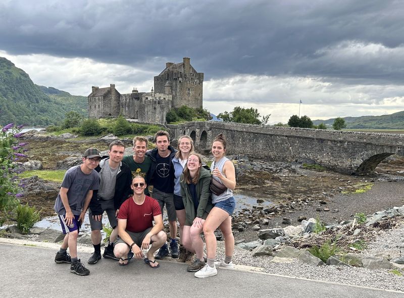 Groepsreis Schotland Eilean Dornan kasteel op een eiland