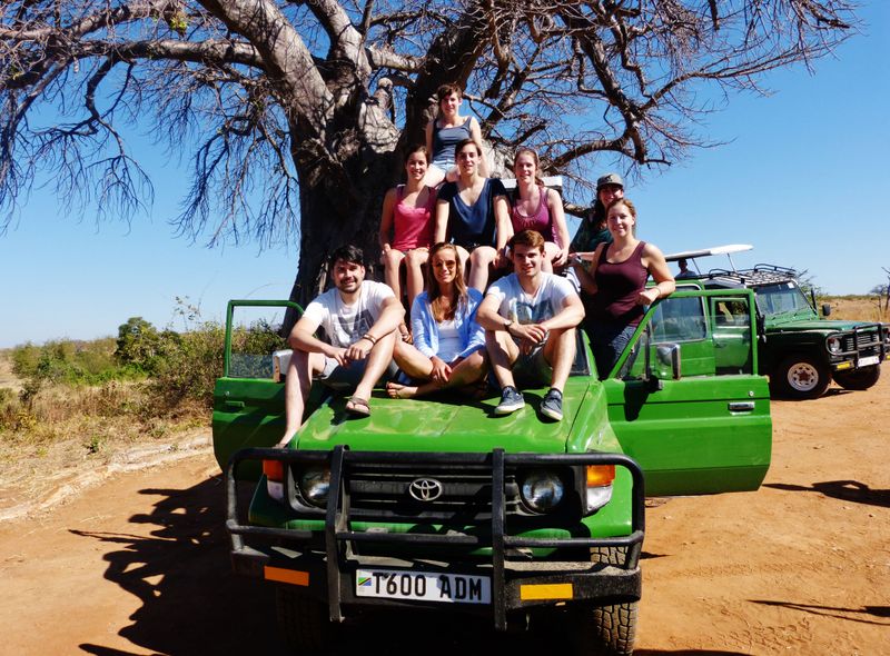 Groepsreis jongerenreis Tanzania safari wagen