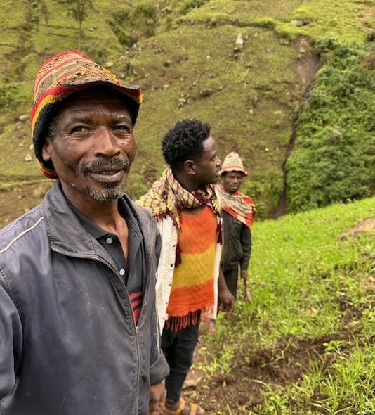 Groepsreis Ethiopië lokale ontmoeting gidsen Gamo trektocht