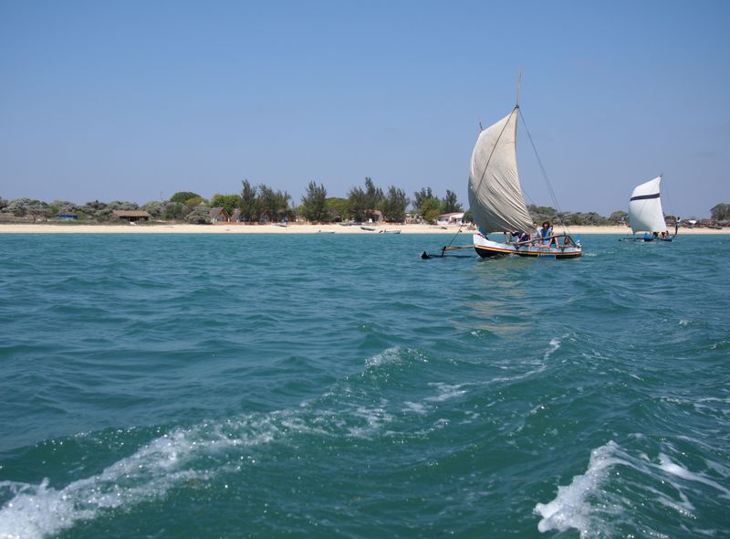 Groepsreis Madagascar pirogue bij Ifaty Tuléar