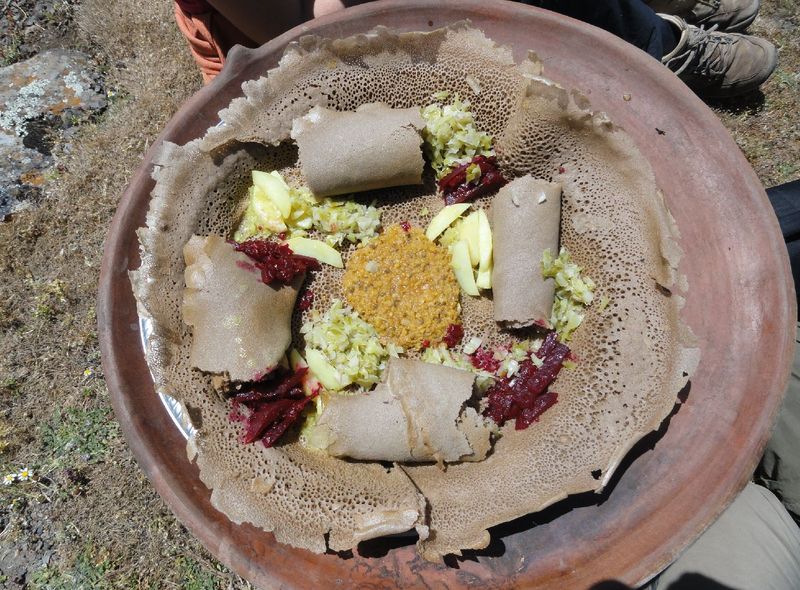 Groepsreis Ethiopië lokale keuken injera