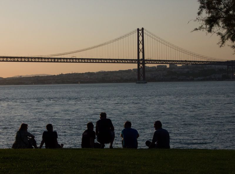 Groepsreis Portugal surf &amp; dive zonsondergang in Lissabon