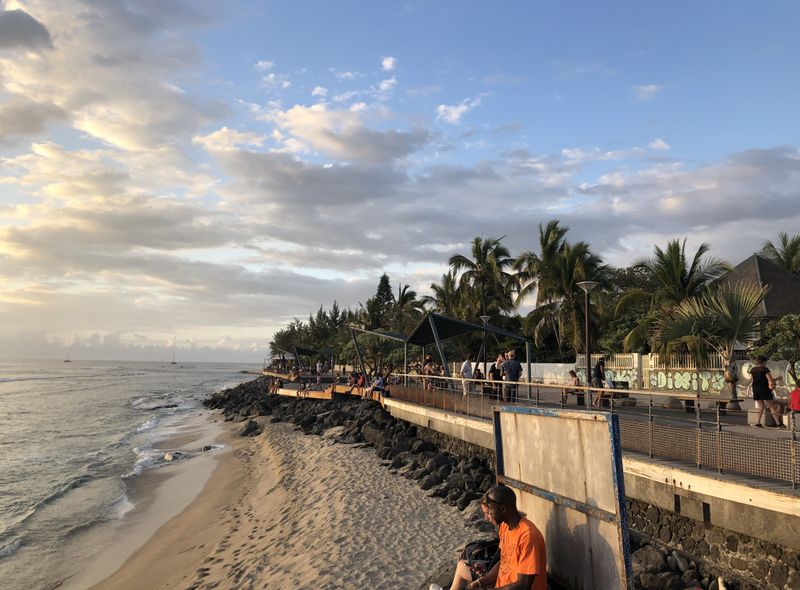 Groepsreis Réunion Saint-Pierre uitblazen op de pier