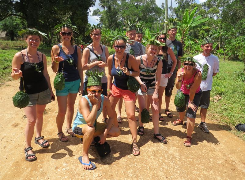 Groepsreis jongerenreis Tanzania groepsfoto in spice tour