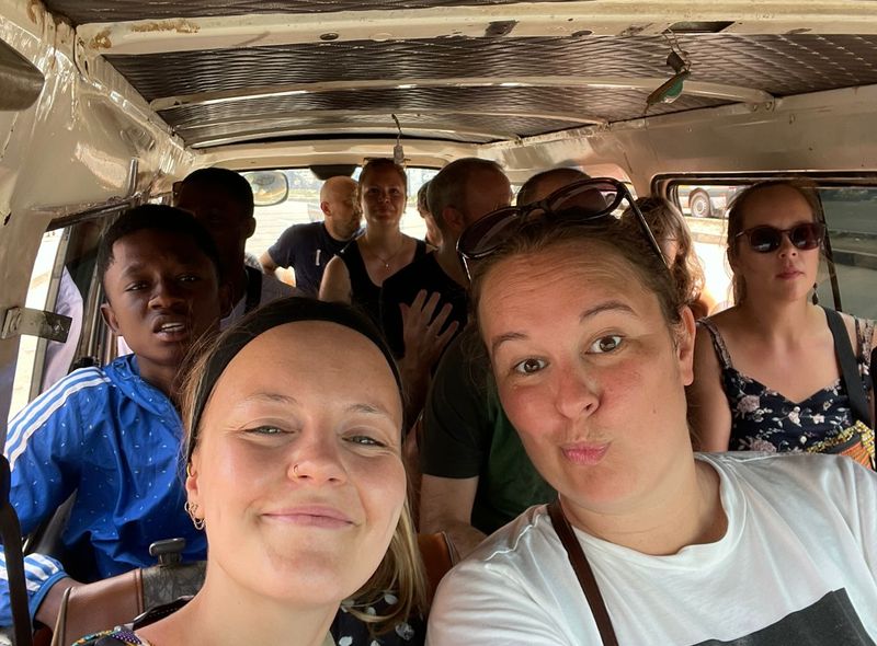 Groepsreis Ghana onderweg