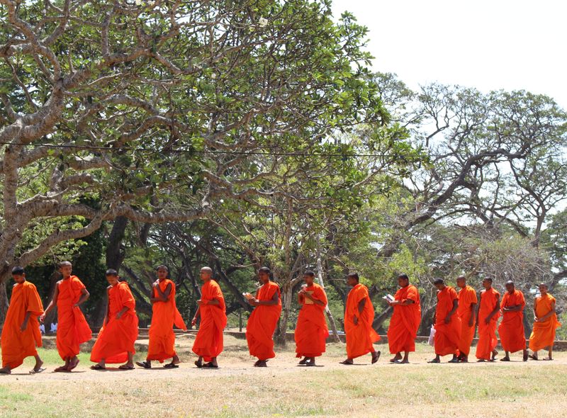 Groepsreis Sri Lanka jongerenreis Anuradhapura Boeddhisme monniken