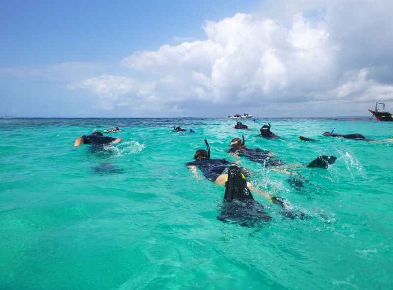 Groepsreis jongerenreis Tanzania snorkelen op Zanzibar
