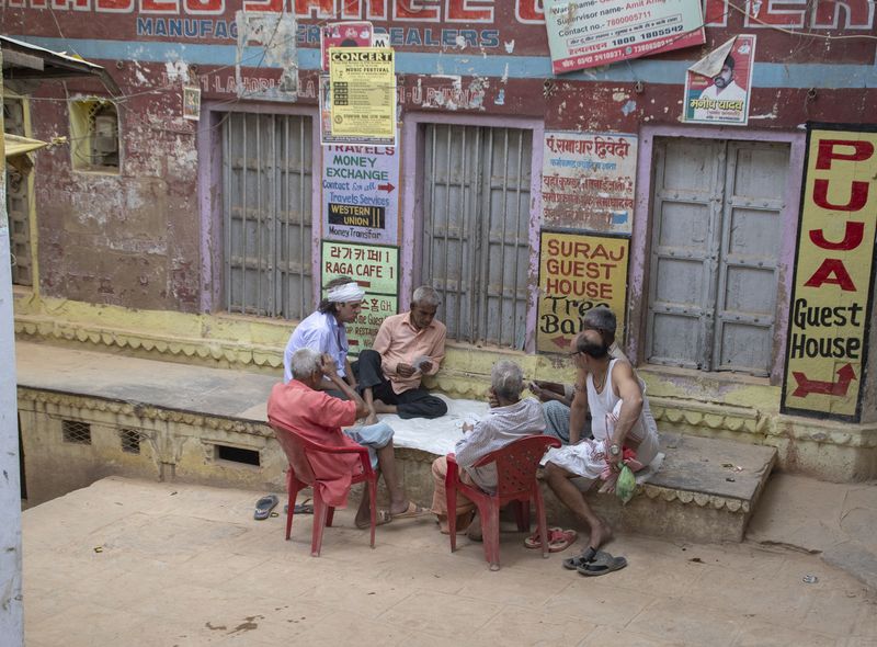 India groepsreis Varanasi straatbeeld