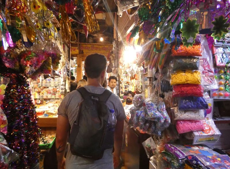 Groepsreis India jongerenreis kleurrijke bazaar