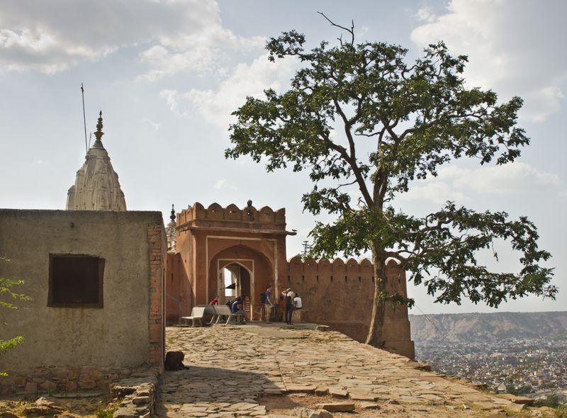 Groepsreis India noorden zonnetempel bij Jaipur de blauwe stad