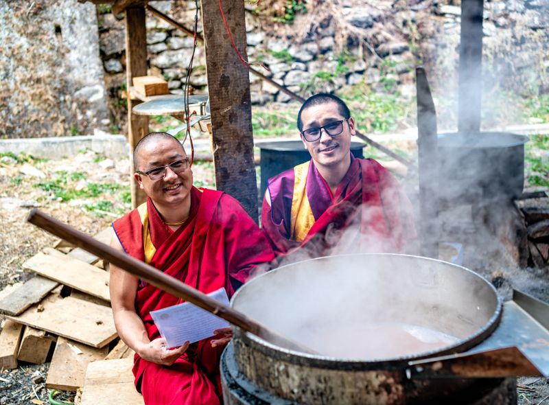 Groepsreis India en Bhutan monniken moeten ook eten