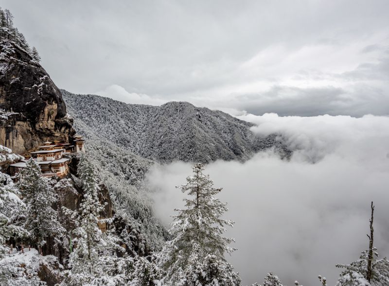 Groepsreis India en Bhutan Tiger's Nest in de sneeuw