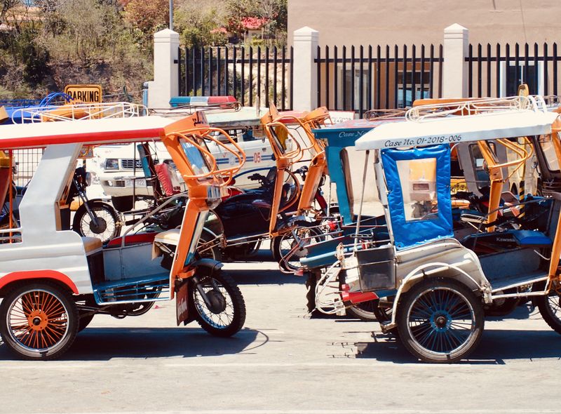 Groepsreis jongerenreis Filipijnen tuktuks