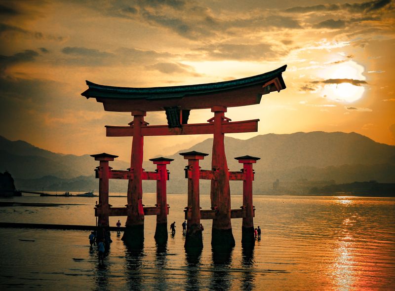 Itsukushima Floating Torii Gate - https://unsplash.com/photos/xwSfxDzjvJo