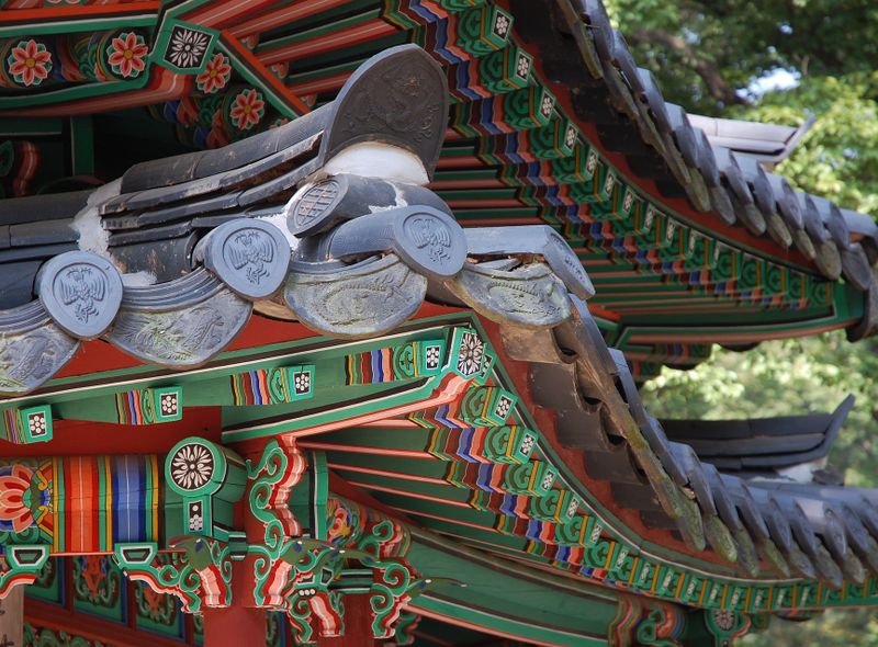 Changdeokung - https://pixabay.com/photos/changdeokgung-palace-garden-786592/