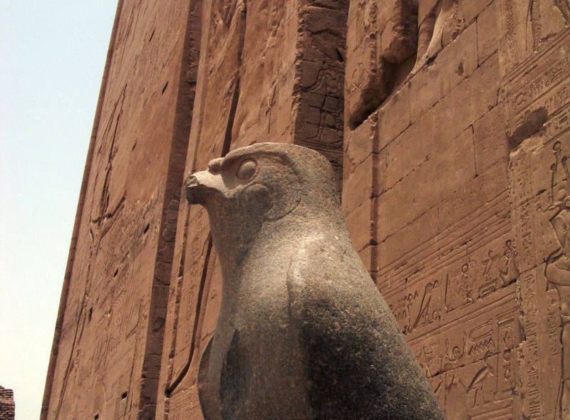 Groepsreis tempel van Edfu Egypte Horus