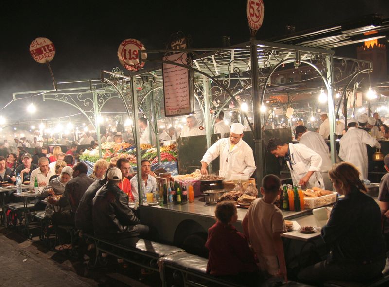 Marokko Djemaa El Fna plein Marrakech eetstandje