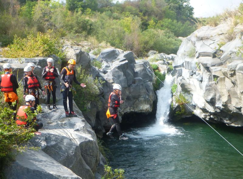 water jumping alcantara