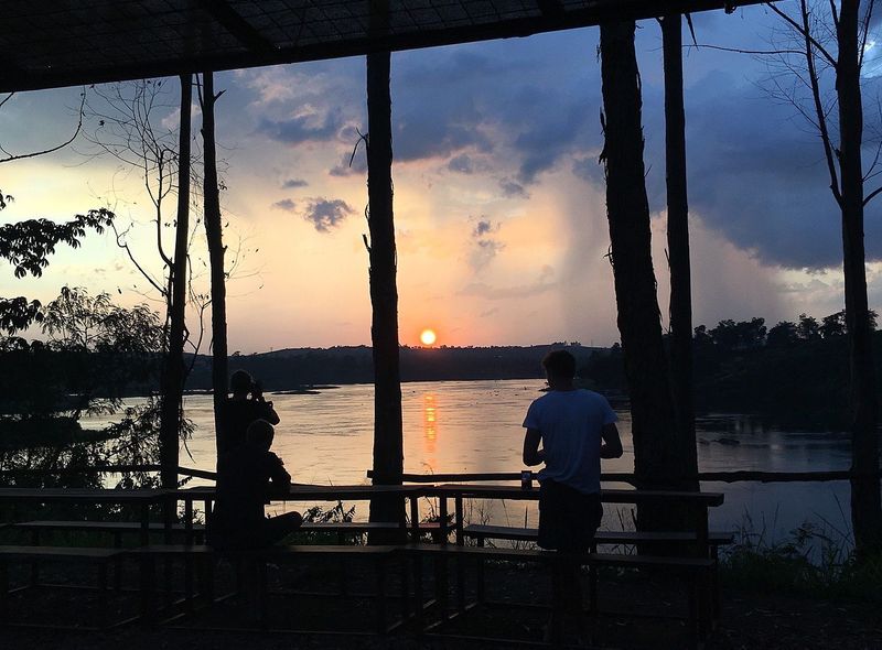 Oeganda en Rwanda groepsreis zonsondergang