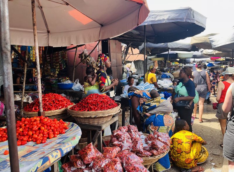 Groepsreis Benin markt van Dantokpa