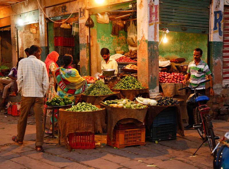 Groepsreis India jongerenreis markt in Jodhpur, Rajasthan