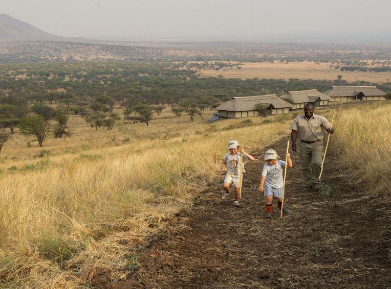 Serengeti panorama familie safari afrika